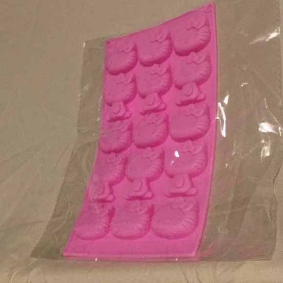 NEW Hello Kitty ice cube tray - Picture 4 of 4
